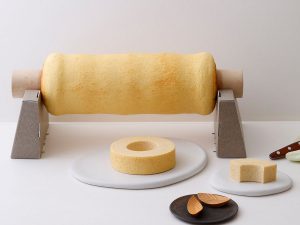 「テオくんのカットバウム(オリジナル)」368円、「テオくんのリングバウム(オリジナル)」1512円、「テオくんのパーティーバウム(オリジナル)」 9720円など　※1本焼きは事前予約制