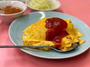 東京・高円寺にある町中華『七面鳥』の「オムライス」