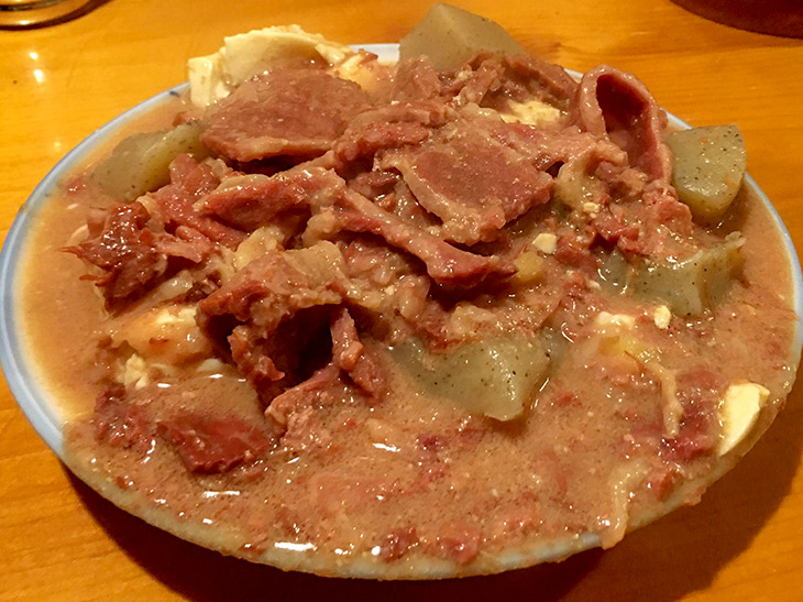 牛の赤身を使った「煮込み」