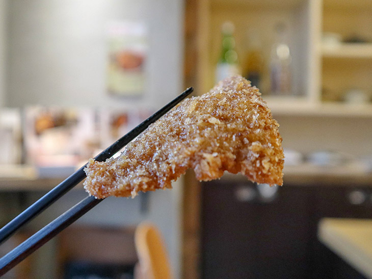 こちらは「うす」のソースかつ