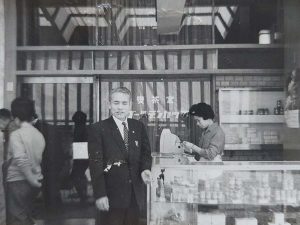 「日米珈琲」の1号店の様子