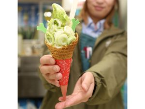 埼玉名物・深谷ねぎがソフトクリームに！ 今しか食べられない道の駅限定のご当地グルメとは