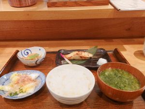 【谷根千ランチ】谷中散策で訪れたい行列ができる定食屋『谷中冨じ家』の名物「ぎんだら御膳」