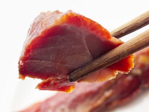 ギュッと締まった赤身がたまりません。“ザ・横浜中華街の焼豚”と言うべき優等生的な味わい
