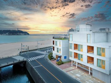 『HOTEL AO KAMAKURA』は腰越海岸のすぐそば