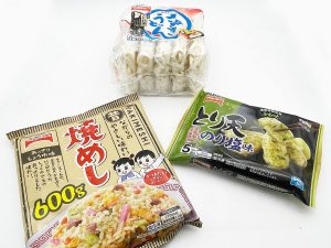 『テーブルマーク（JT子会社）』の冷凍食品。上から時計回りに「さぬきうどん5食」「とり天 のり塩味」「焼めし600g」