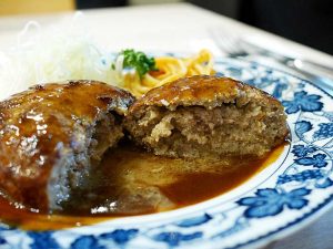 創業当時から継ぎ足している秘伝のソース