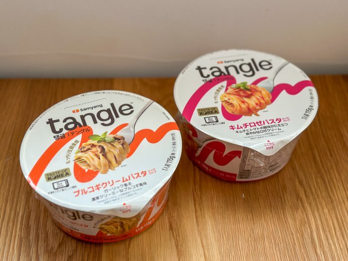 2024年2月から全国のスーパーで販売している「テングル」。袋麺（270円）とカップ麺（350円）があり、プルコギクリームとキムチロゼ、2つの味がある