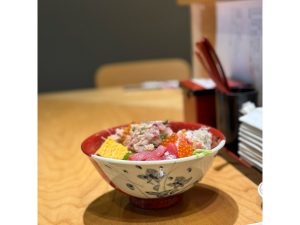 「8種の日替わり目利き丼」