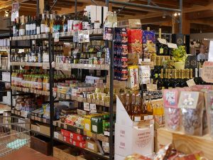 ワインのおつまみなど、珍しい輸入食材を見つけてみて [食楽web]