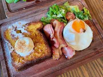【東京の絶品モーニング】市ヶ谷のパン屋カフェ『NO.4』で名物フレンチトーストの朝じかん