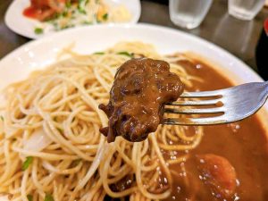 大きなお肉を発見 [食楽web]
