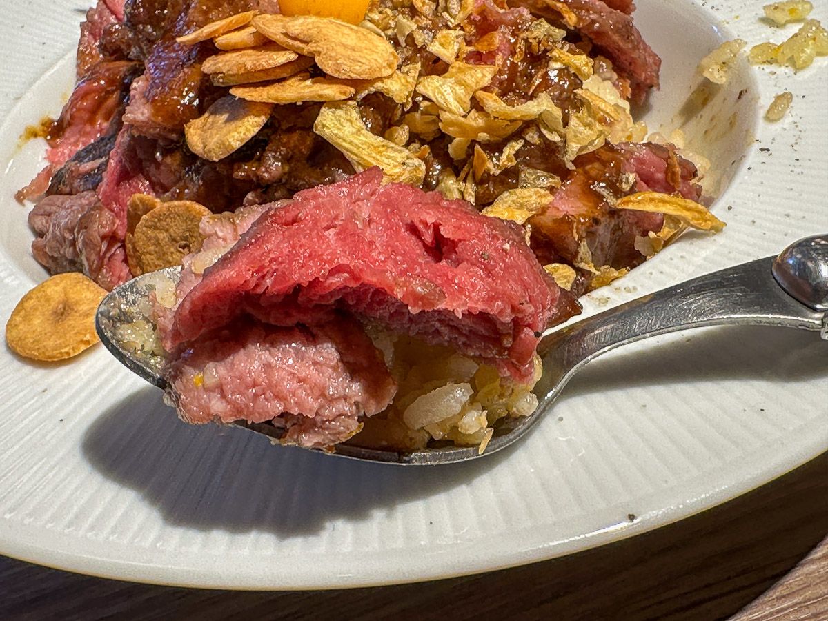 柔らかくて甘味のある赤身肉が旨い