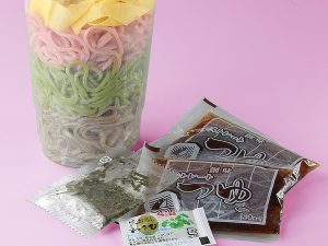 「三色そば」891円