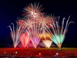 打ち上げ場所と観客席の近さが魅力