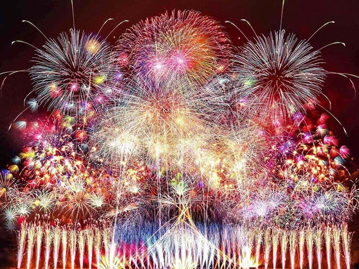 「とっとり花火回廊」はとにかく豪華絢爛!