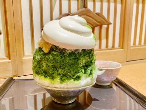 この夏、食べたい！ 行列のかき氷専門店『川越 これがかき氷』の「河越抹茶みるくと白あずき」