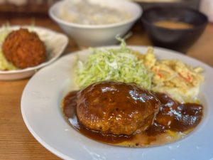 【池袋グルメ】“池袋ハンバーグ四天王”の一つ『UCHOUTEN』で至福の黒毛和牛ハンバーグを食べてきた