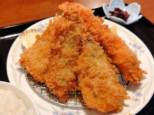 小田原漁港前の超行列店！「お食事処 大原」のアジフライ定食の評判がグングン上昇中！