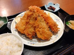 「海老フライ（1）・アジフライ（3）定食」