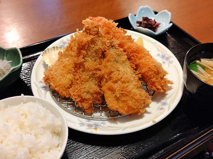 「海老フライ(1)・アジフライ(3)定食」