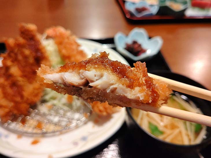 肉厚の身は柔らかくてジューシー、甘みもある