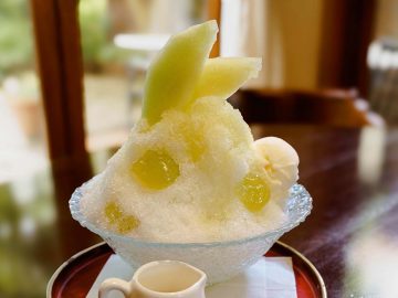 かき氷を食べに鎌倉へ。喫茶・洋菓子店『レ・ザンジュ鎌倉本店』のメロンかき氷