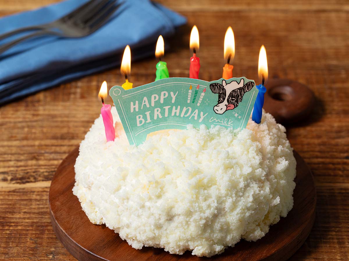 「LINEギフト」限定の「ふわふわミルクケーキFor Birthday」4480円(税込)