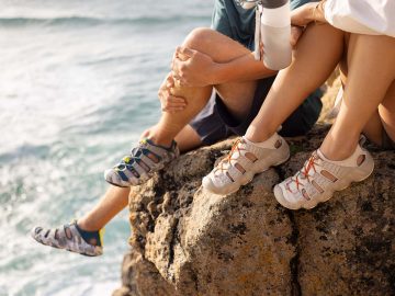 KEENやTevaの新作も！ 疲れにくく雨にも強い“夏のお出かけシューズ＆サンダル”5選