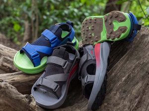 Teva初のトレイルランニングサンダル「Aventrail」2万900円　※写真はメンズのBlack/Charcoal とTotal Eclipse/Green Flash
