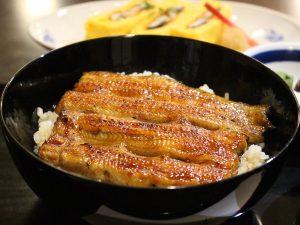 【銀座グルメ】『吾輩は猫である』にも登場するうなぎの名店『竹葉亭』の絶品すぎる「うな丼」を食べてきた