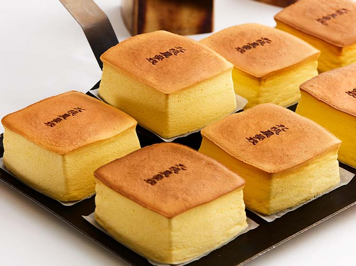 「焼きたて酪農チーズケーキ」1380円(税込)