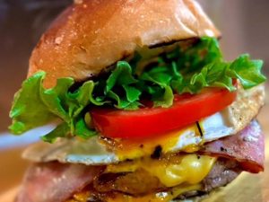 『Billie Jean King cafe』のオリジナルクラフトバーガー