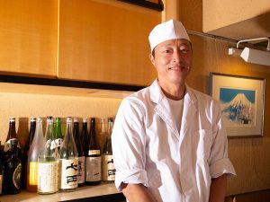 調理場を取り仕切る料理長の佐々木さん