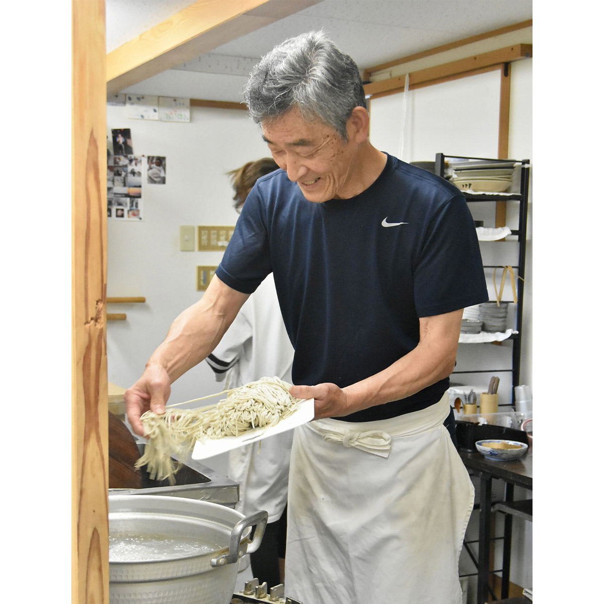 店主の竹内浩三さん(70)