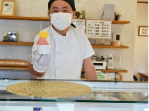 「どうぞ」と笑顔のオーナーさん。おいしすぎました！