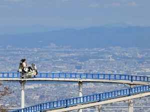 乗り物も絶景も楽しめる『生駒山上遊園地』 [食楽web]
