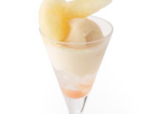 平日午後3時からは「自家製ピーチシャーベットのミニパフェ」も提供[食楽web]