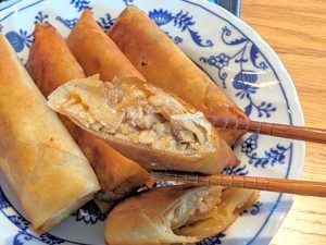【横浜中華街】五目肉まんで大人気の名店『北京飯店』。実は“春巻き”が秀逸です！