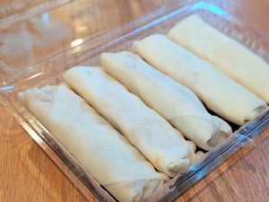 「春巻き（生）」5本、500円　[食楽web]