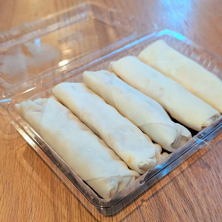 「春巻き（生）」5本、500円　[食楽web]