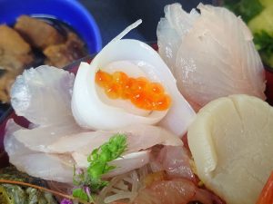 行列ができる小田原の絶品「小田原丼」！市場関係者も御用達『魚市場食堂』の魅力