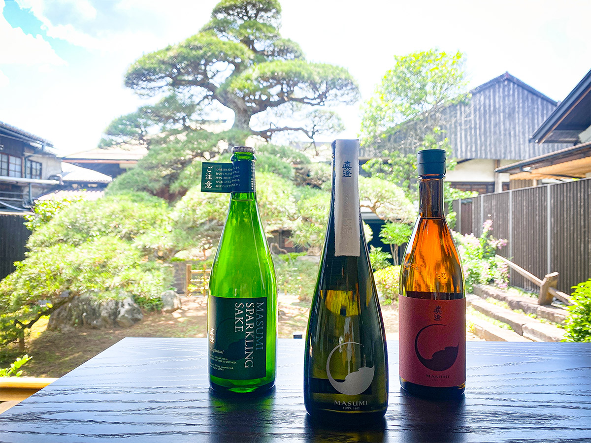 『セラ真澄』で人気の銘柄。左から「真澄 スパークリング Origarami」、「山廃純米大吟醸 七號」、「真澄 山廃純米吟醸 真朱 AKA」