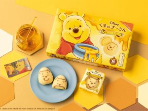『東京ばな奈ワールド』の〈くまのプーさん/「銀座のハニーケーキです。」〉8個入 1728円(C) DISNEY. Based on the "Winnie the Pooh" works by A.A. Milne and E.H. Shepard.