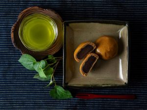【熱海スイーツ】1日300個が即完売。熱海温泉に復活した銘菓「熱海温泉 毒饅頭」が人気のワケ