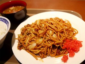 ケタ違いに、旨い！ 大阪の人気みやげ“本田ソース”を生んだ「ぼん繁」でソース焼きそばを味わう