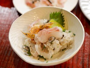瀬戸内海の旬魚を捌いて楽しむ！ 広島・福山市の古民家宿で食べられる魅惑の「備後フィッシュ」とは？