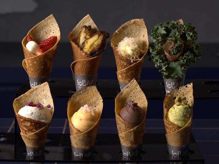 デザート系から総菜系まで手軽なサイズも魅力の18種類。販売場所:グランスタ東京