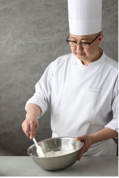 シェフ・パティシエの山本健氏[食楽web]