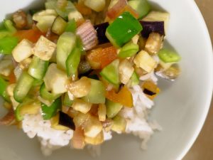 アツアツごはんもさっぱり食べられる！ 作り置きするとだんだん色が悪くなってくるので、２日ほどで食べきるのが吉